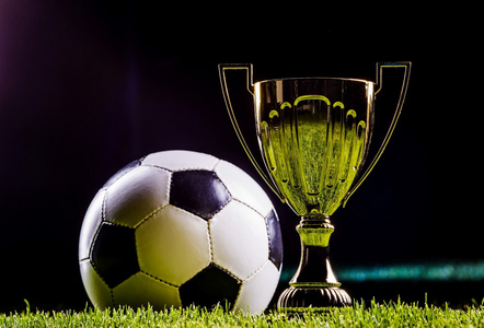 进入禁区前 进入禁区前